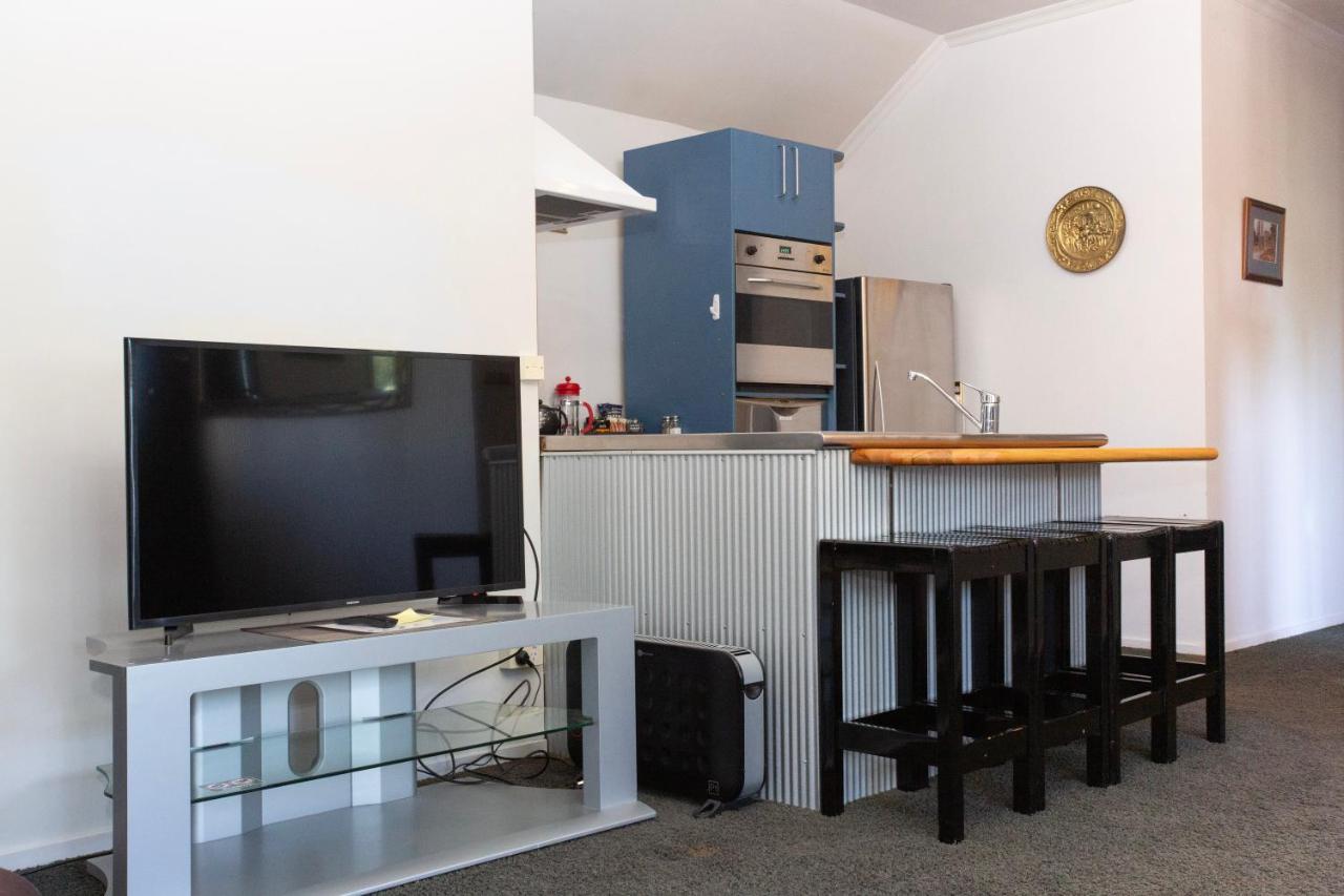 Cork And Keg Motel Renwick Ngoại thất bức ảnh