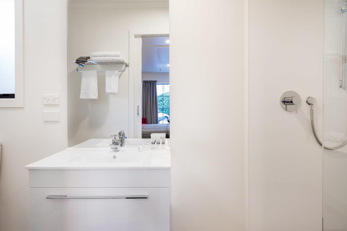 Cork And Keg Motel Renwick Ngoại thất bức ảnh