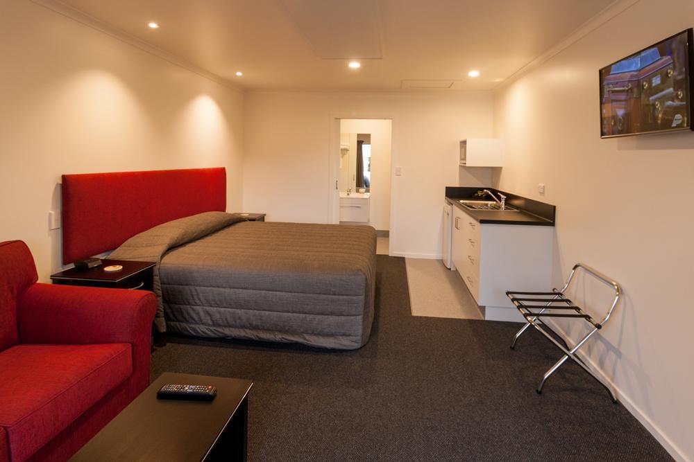 Cork And Keg Motel Renwick Ngoại thất bức ảnh